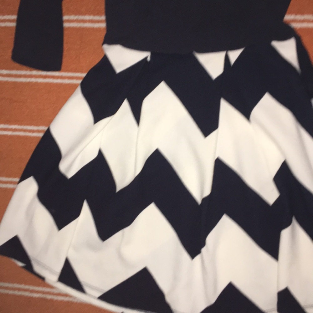 Dress - Picture 2 of 4